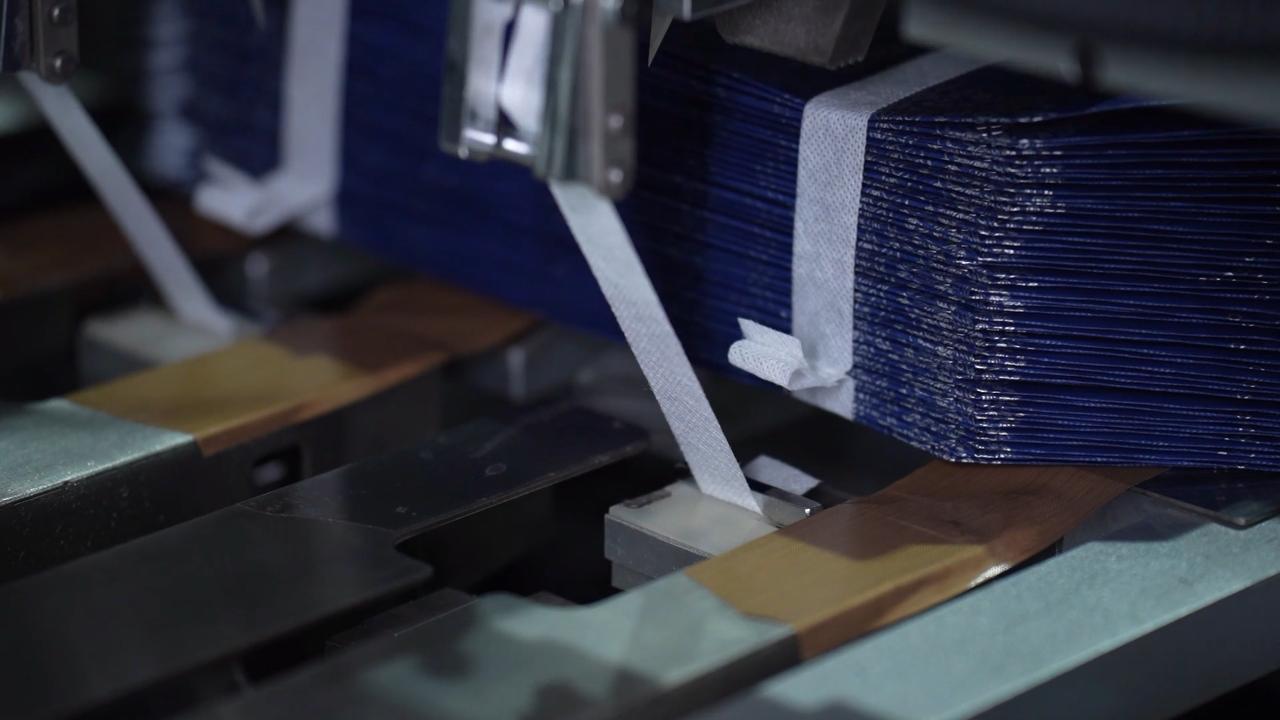 9 Automatic strapping 9 สายรัดอัตโนมัติ