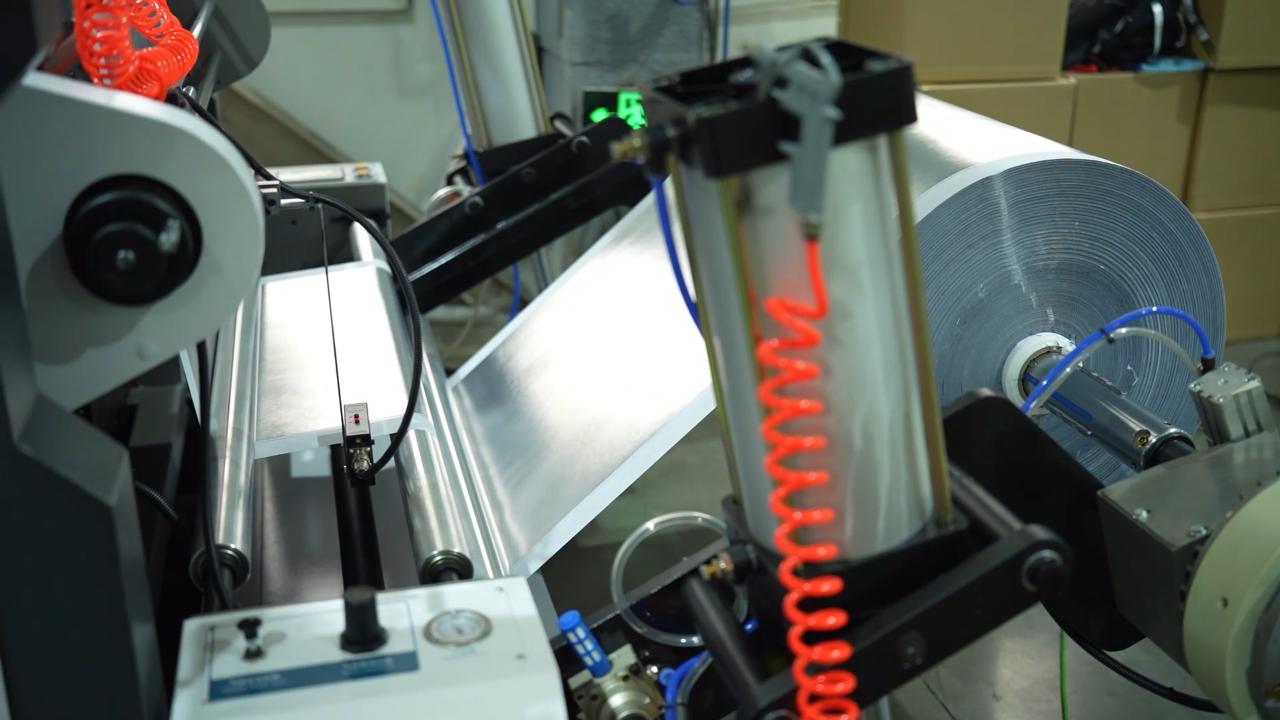 1 Non Woven Roll Feeding 1 การให้อาหารม้วนแบบไม่ทอ