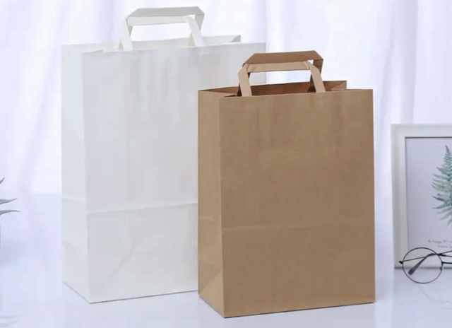 ถุงกระดาษก้นเหลี่ยมหูหิ้วแบน