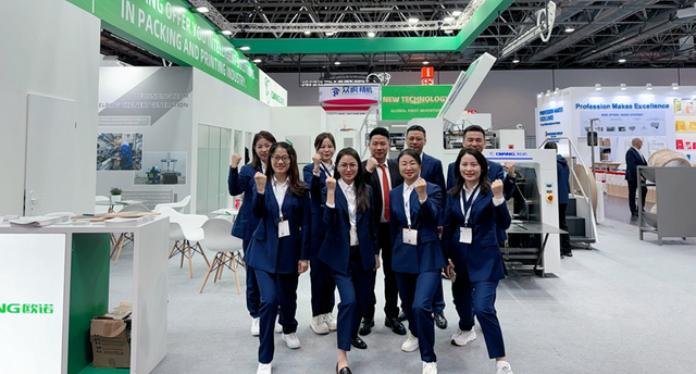 ทีมขาย Oyang ที่ Drupa2024